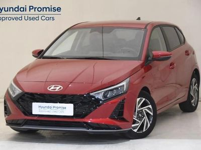 Usado Hyundai i20 100 CV (73 kW) 2025 Granate Utilitario