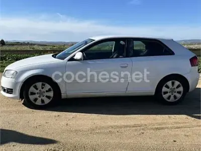 Usado Audi A3 Attraction 105 CV (77 kW) 2009 Blanco Utilitario