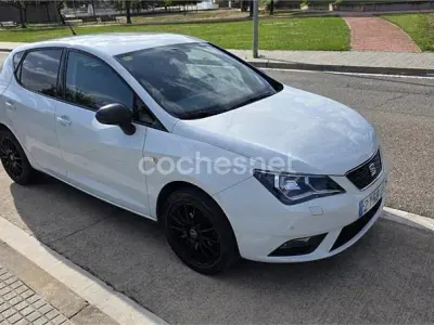 Usado Seat Ibiza CONNECT 95 CV (69 kW) 2015 Blanco Berlina