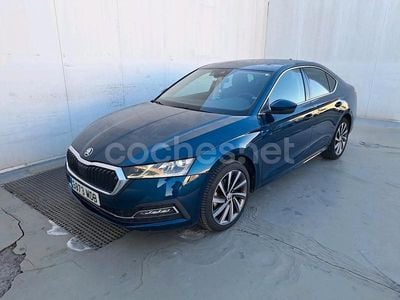 Azul Usado 2023 Skoda Octavia Style Berlina | 28.990 € (Un poco caro)
