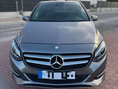 Usado Mercedes B200 Urban 136 CV (100 kW) 2016 Gris Utilitario