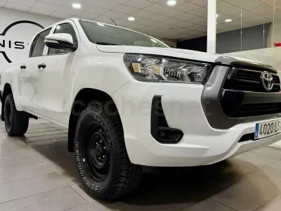 Usado Toyota HiLux Plus 150 CV (110 kW) 2021 Blanco Pickup/Camioneta