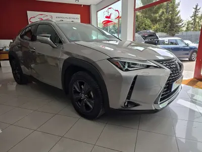 Usado Lexus UX 250h Business Edition 184 CV (135 kW) 2022 Gris SUV