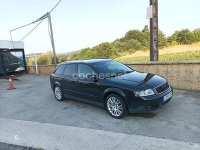 Usado Audi A4 130 CV (95 kW) 2003 Negro Familiar