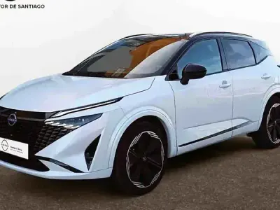 Usado Nissan Qashqai 140 CV (102 kW) 2025 Lunar white con techo midnight SUV
