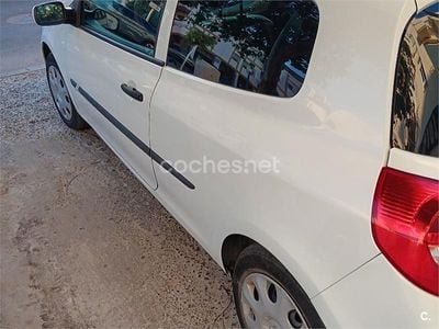 Blanco Usado 2008 Renault Clio II Authentique Berlina | 3500 € (Precio justo)