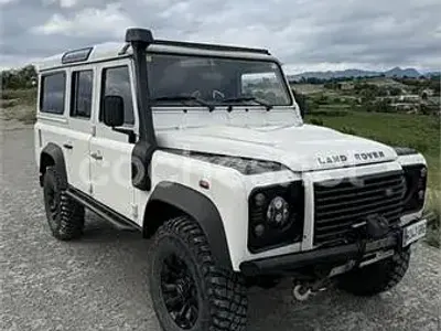 Usado Land Rover Defender S 122 CV (89 kW) 2009 Blanco Familiar