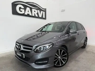 Usado Mercedes B200 136 CV (100 kW) 2017 Gris / plata Utilitario