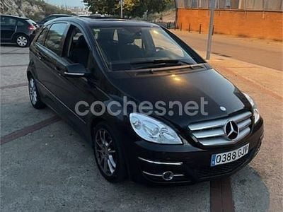 Usado Mercedes B180 109 CV (80 kW) 2008 Negro Monovolumen