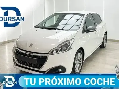 Usado Peugeot 208 Allure 82 CV (60 kW) 2018 Blanco Utilitario