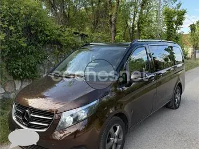 Käytetty Mercedes V220