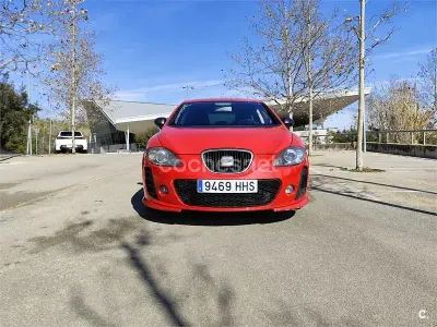 Usado Seat Leon FR 140 CV (102 kW) 2011 Rojo Utilitario