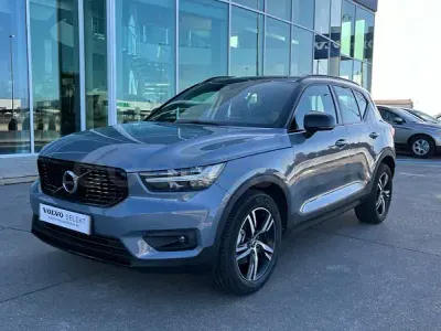 Usado Volvo XC40 R-Design 150 CV (110 kW) 2020 Gris / plata SUV