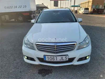 Usado Mercedes C180 120 CV (88 kW) 2011 Blanco Familiar