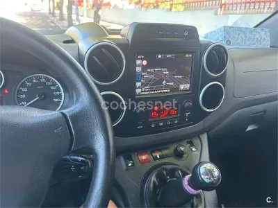 Usado Peugeot Rifter Access 100 CV (73 kW) 2018 Gris / plata Monovolumen