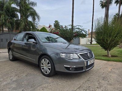 Gris / plata Usado 2008 VW Passat Highline Berlina | 6800 € (Un poco caro)