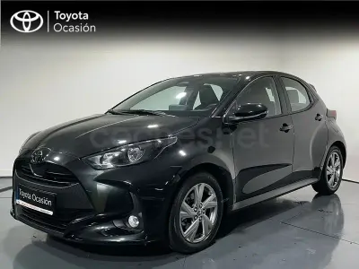 Usado Toyota Yaris Hybrid Active 116 CV (85 kW) 2025 Negro Berlina