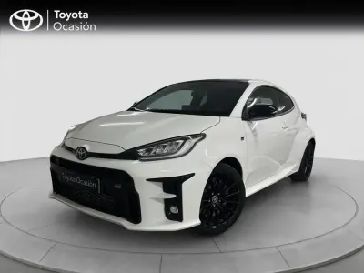 Usado Toyota Yaris 261 CV (191 kW) 2021 Blanco classic Utilitario