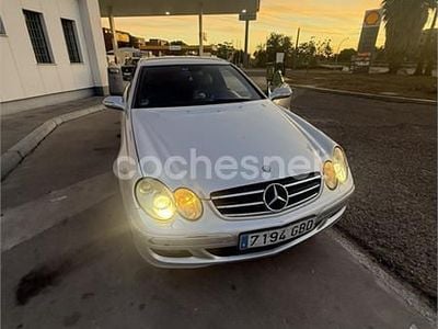Usado Mercedes CLK220 Avantgarde 150 CV (110 kW) 2008 Gris / plata Coupe