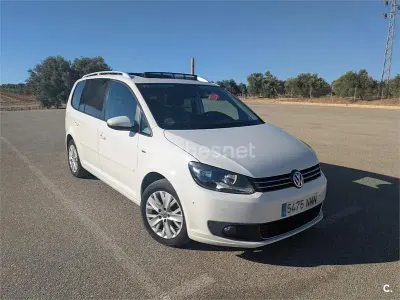 Usado VW Touran Advance 105 CV (77 kW) 2013 Blanco Monovolumen