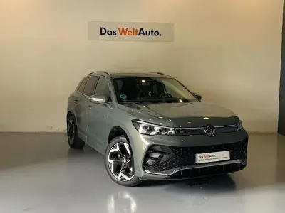 Käytetty VW Tiguan R-line 150 HP (110 kW) 2025 Vihreä Katumaasturi