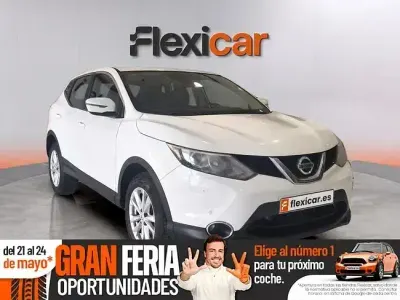 Usado Nissan Qashqai Acenta 110 HP (80 kW) 2017 Branco SUV