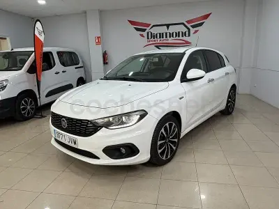 Usado Fiat Tipo Lounge 95 CV (69 kW) 2016 Blanco Berlina