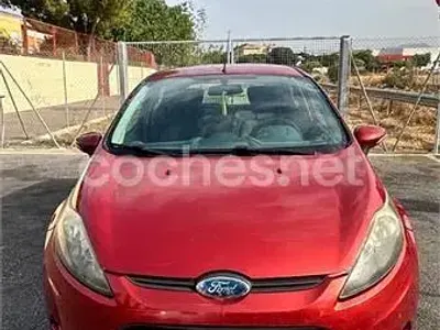 Usado Ford Fiesta Trend 82 CV (60 kW) 2009 Rojo Berlina