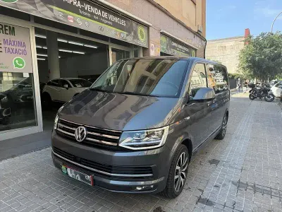 Usado VW Multivan Highline 204 CV (150 kW) 2017 Gris / plata Monovolumen