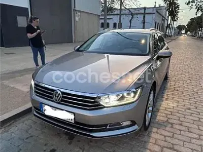 Usado VW Passat Sportline 190 CV (139 kW) 2016 Gris / plata Familiar