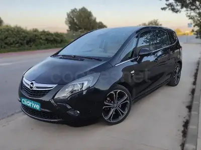 Usado Opel Zafira Tourer Excellence 195 CV (143 kW) 2014 Negro Monovolumen