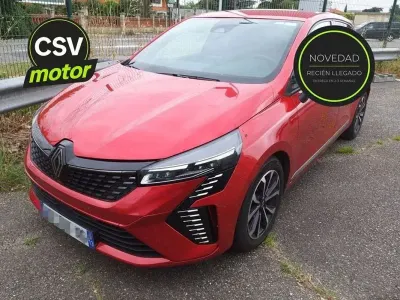 Usado Renault Clio Techno 91 CV (66 kW) 2024 Rojo Utilitario