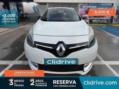 Usado Renault Scenic E-Tech Bose Edition 132 CV (97 kW) 2015 Blanco Monovolumen