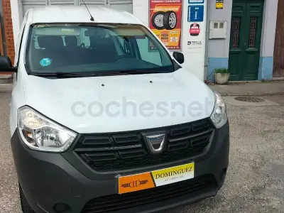 Usado Dacia Dokker Comfort 95 CV (69 kW) 2020 Blanco Monovolumen