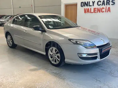Usado Renault Laguna III LIMITED 110 CV (80 kW) 2014 Gris / plata Berlina