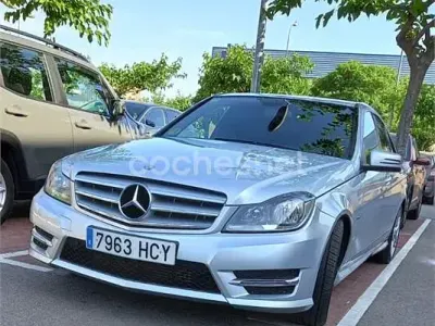 Usado Mercedes C200 Elegance 136 CV (100 kW) 2011 Gris / plata Berlina
