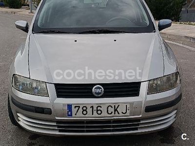 Gris / plata Usado 2003 Fiat Stilo Dynamic Familiar | 1300 € (Precio justo)