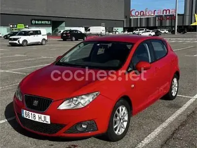 Usado Seat Ibiza Style 105 CV (77 kW) 2012 Rojo Berlina