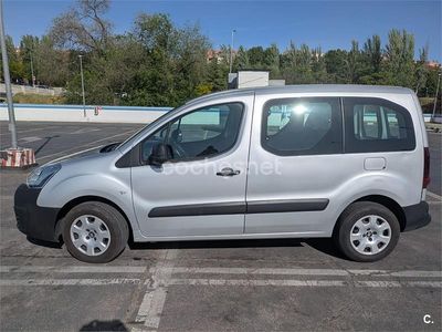 Usado Peugeot Partner Tepee Access 75 CV (55 kW) 2016 Gris / plata Monovolumen