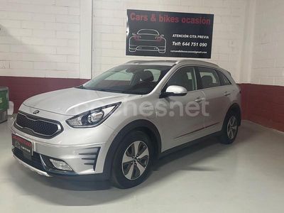 Usado Kia Niro 141 CV (103 kW) 2018 Gris / plata SUV