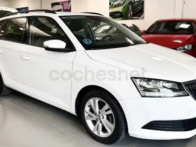 Usado Skoda Fabia Ambition 95 CV (69 kW) 2022 Blanco Utilitario