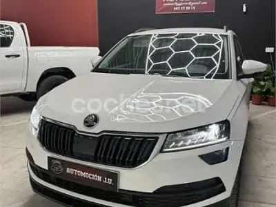 Usado Skoda Karoq Ambition 150 CV (110 kW) 2019 Blanco SUV