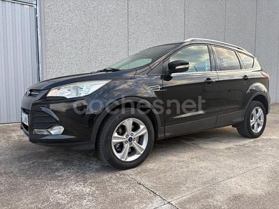 Usado Ford Kuga Trend 120 CV (88 kW) 2015 Negro SUV