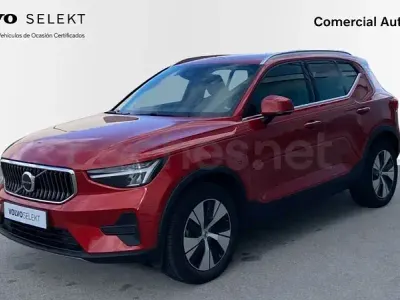 Usado Volvo XC40 Core 211 CV (155 kW) 2023 Rojo SUV