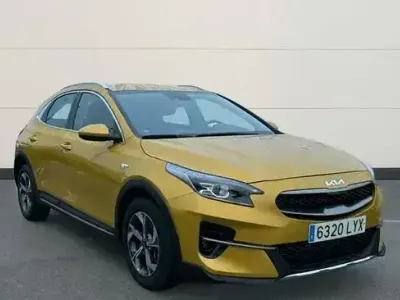 Usado Kia XCeed 160 CV (117 kW) 2022 Amarillo SUV