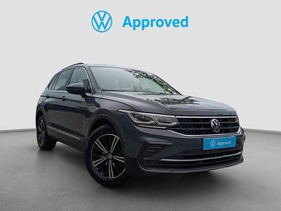 Usado VW Tiguan Life 150 CV (110 kW) 2022 Gris SUV
