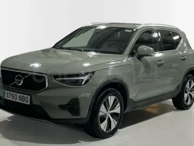 Usado Volvo XC40 Core 163 CV (119 kW) 2025 Verde SUV
