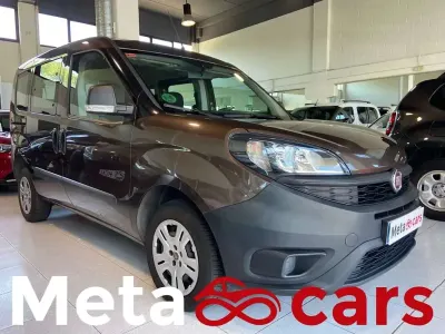 Usado Fiat Doblò Easy 95 CV (69 kW) 2018 Marrón Monovolumen