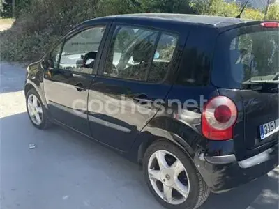 Usado Renault Modus Dynamique 80 CV (58 kW) 2004 Negro Monovolumen