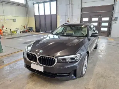 Usado BMW 530e 292 HP (214 kW) 2022 Cinzento Carrinha